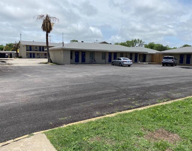 Texas Inn Seguin Ngoại thất bức ảnh